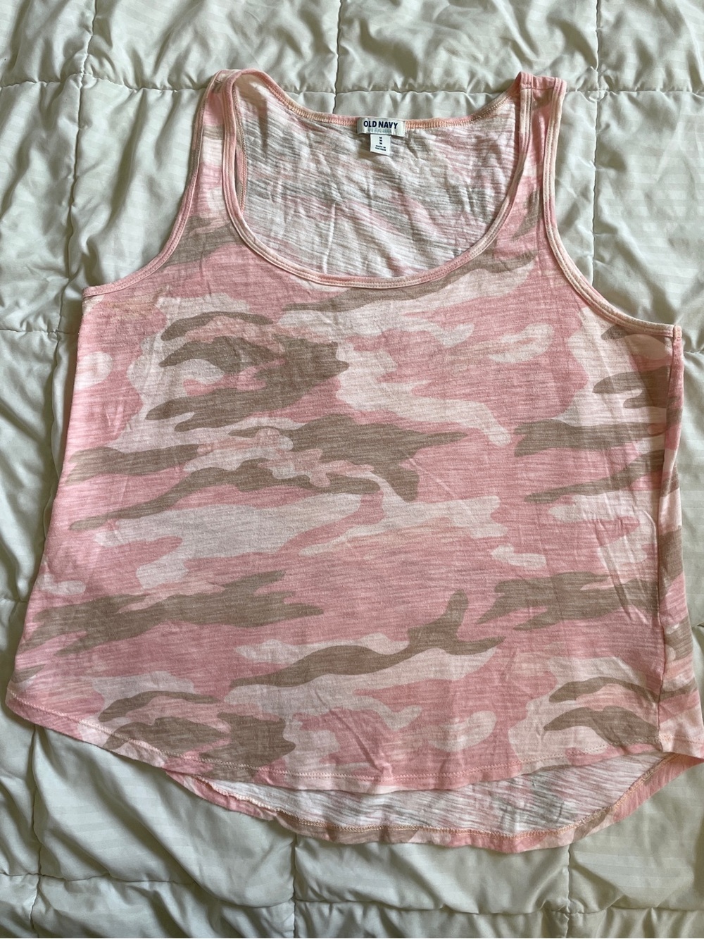 Old Navy Women’s Pink Camo Tank Size M